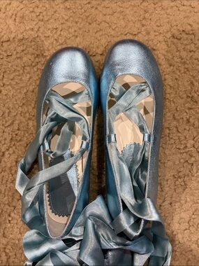 Kenneth Cole Reaction Metallic Light Blue Ballet Flats with Wrap Ribbons